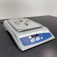 VWR Micro Plate Shaker image 0